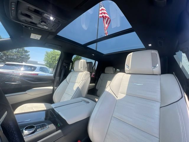 Used 2023 Cadillac Escalade ESV Sport w/ Touring Package AWD/4WD image 30
