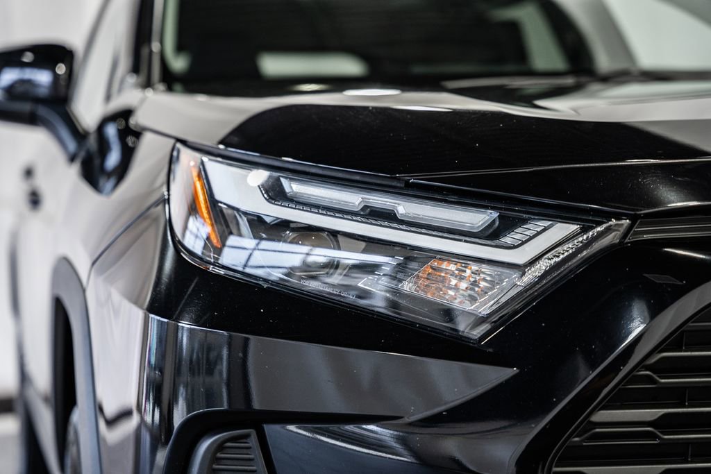 Used 2025 Toyota RAV4 XLE image 10