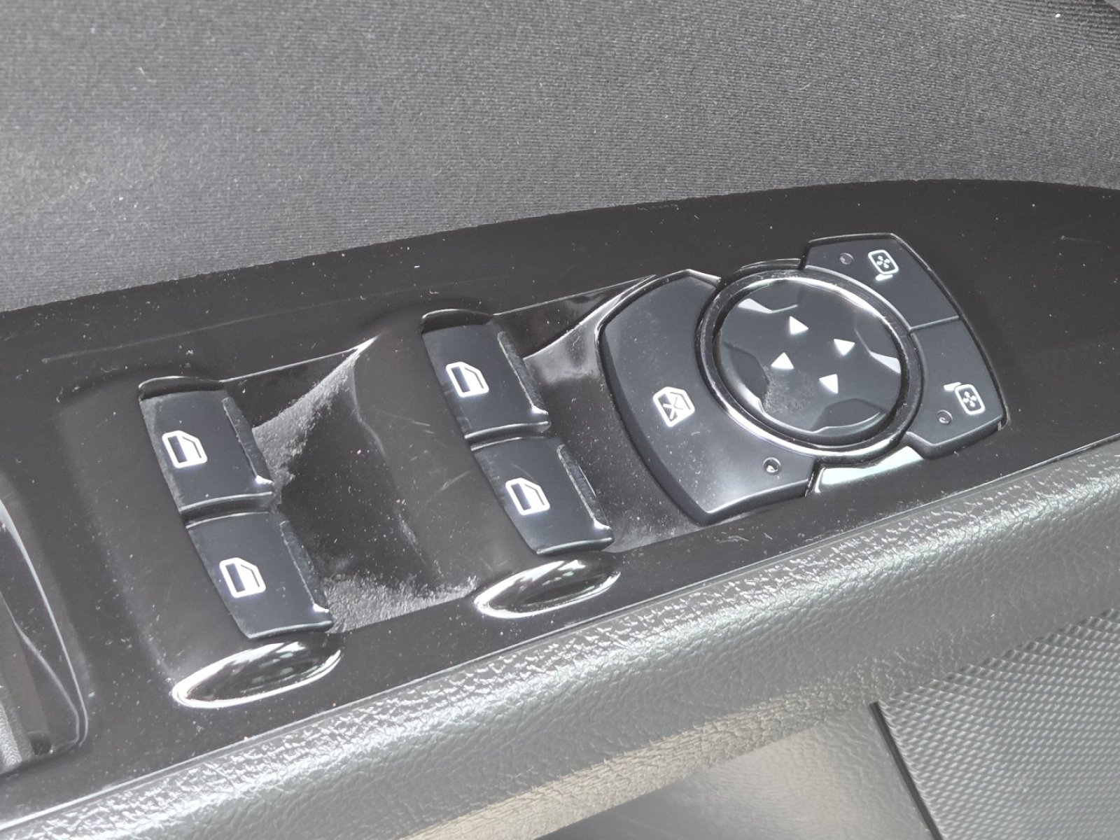 Used 2014 Ford Fusion SE FWD image 22