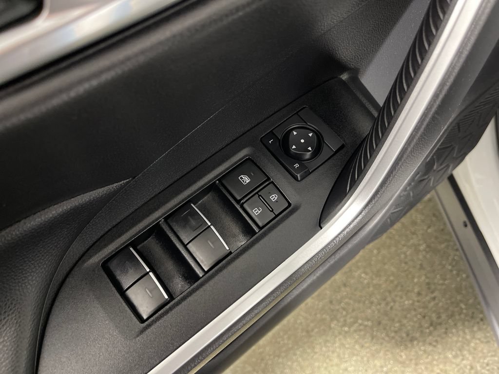 Certified 2025 Toyota RAV4 XLE AWD/4WD image 16