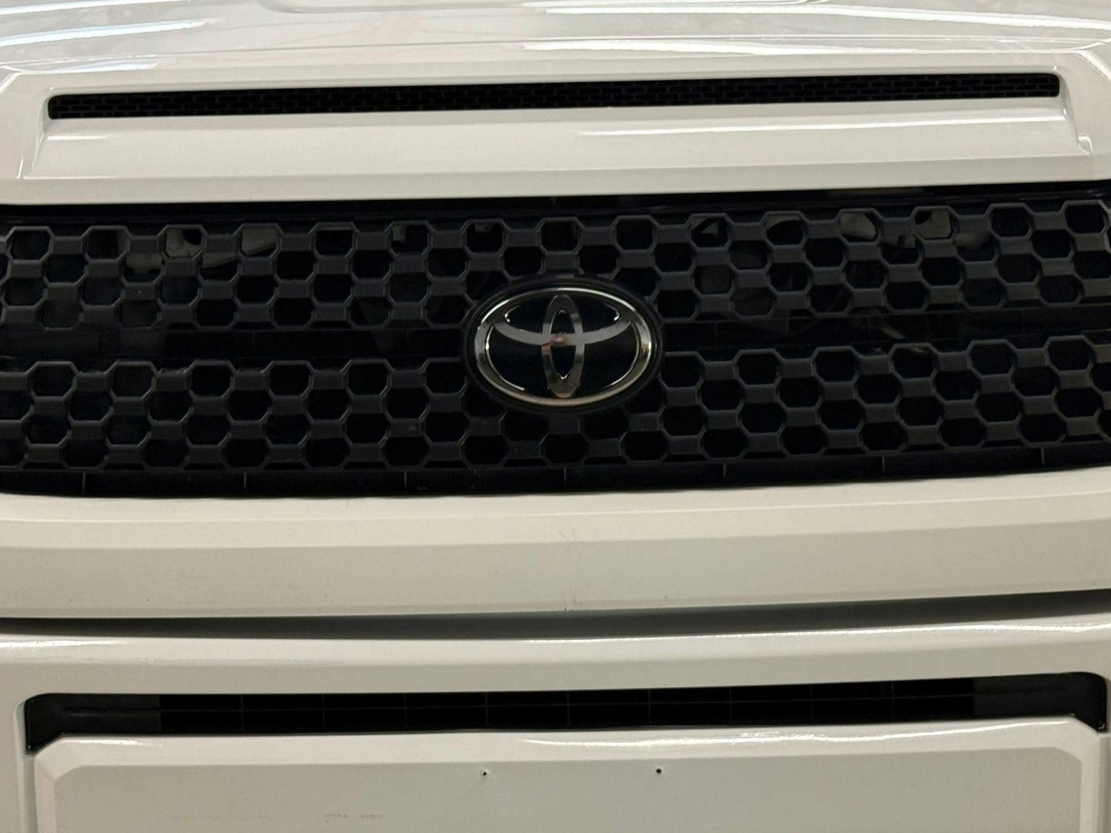 Used 2018 Toyota Tundra Platinum AWD/4WD image 5