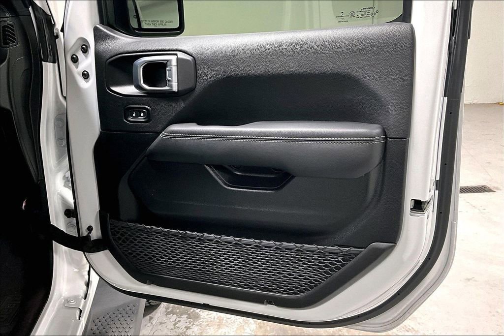 Used 2022 Jeep Wrangler Unlimited Sahara w/ Cold Weather Group image 22