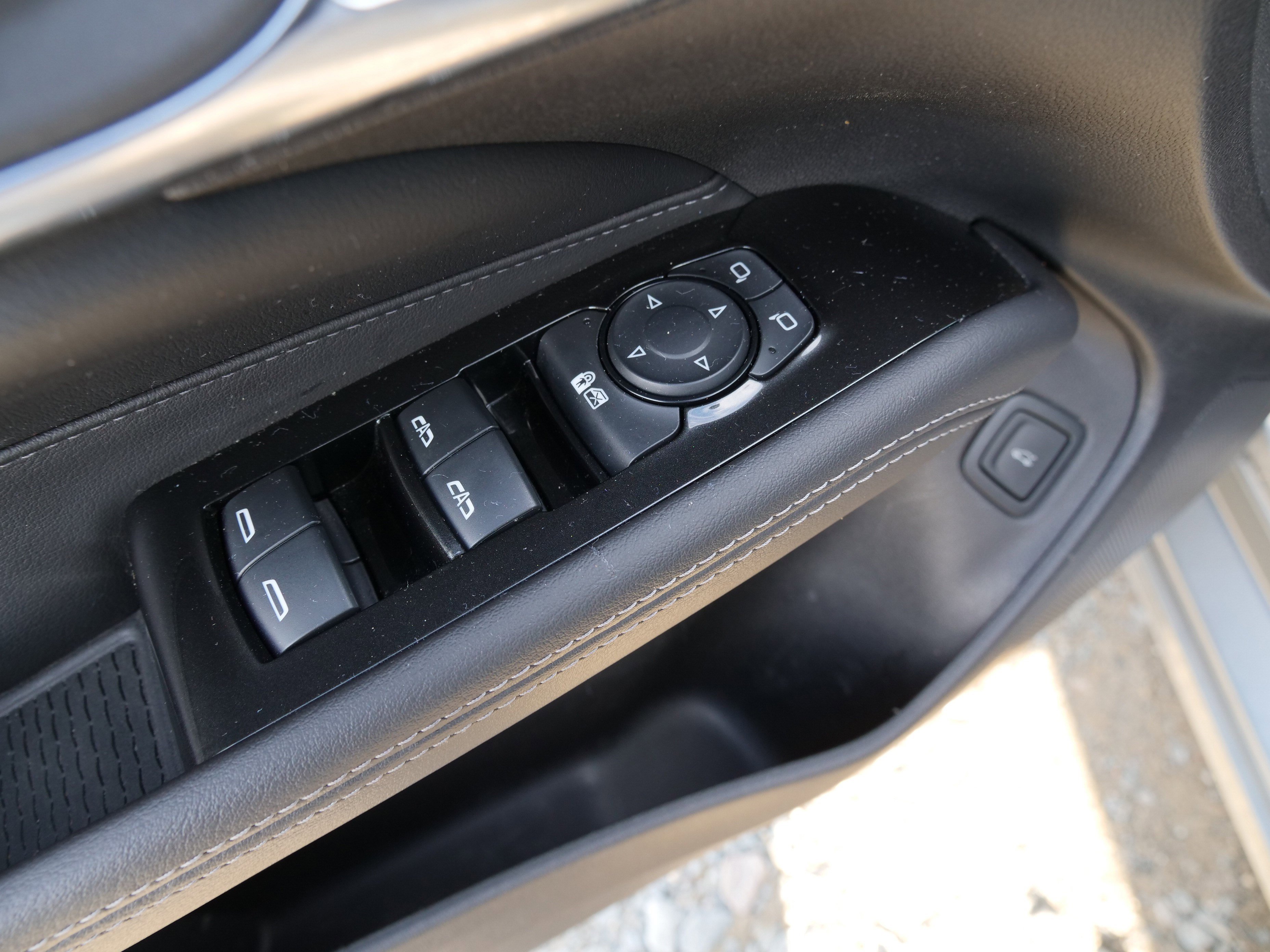 Certified 2024 Cadillac CT4 Luxury w/ Cold Weather Package image 14