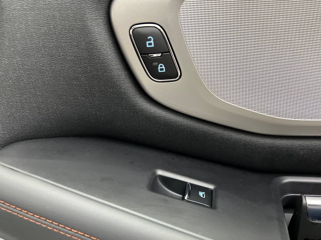 Used 2025 Ford Expedition Active RWD image 34