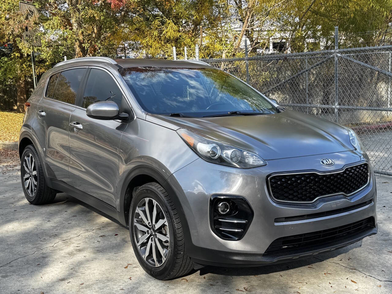 Used 2017 Kia Sportage EX image 3