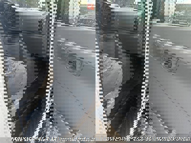 Used 2008 Ford E-250 and Econoline 250 image 3