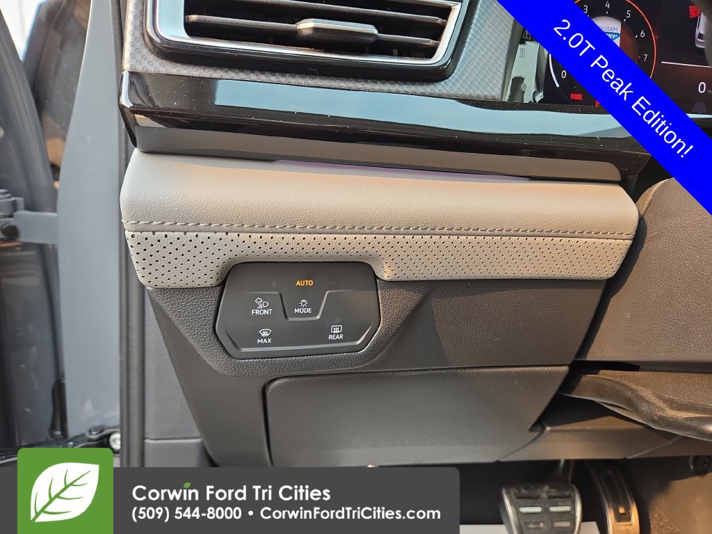 Used 2025 Volkswagen Atlas Peak Edition SE AWD/4WD image 20