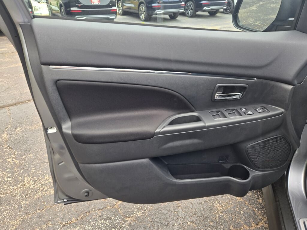 New 2027 Mitsubishi Outlander Sport ES AWD/4WD image 17