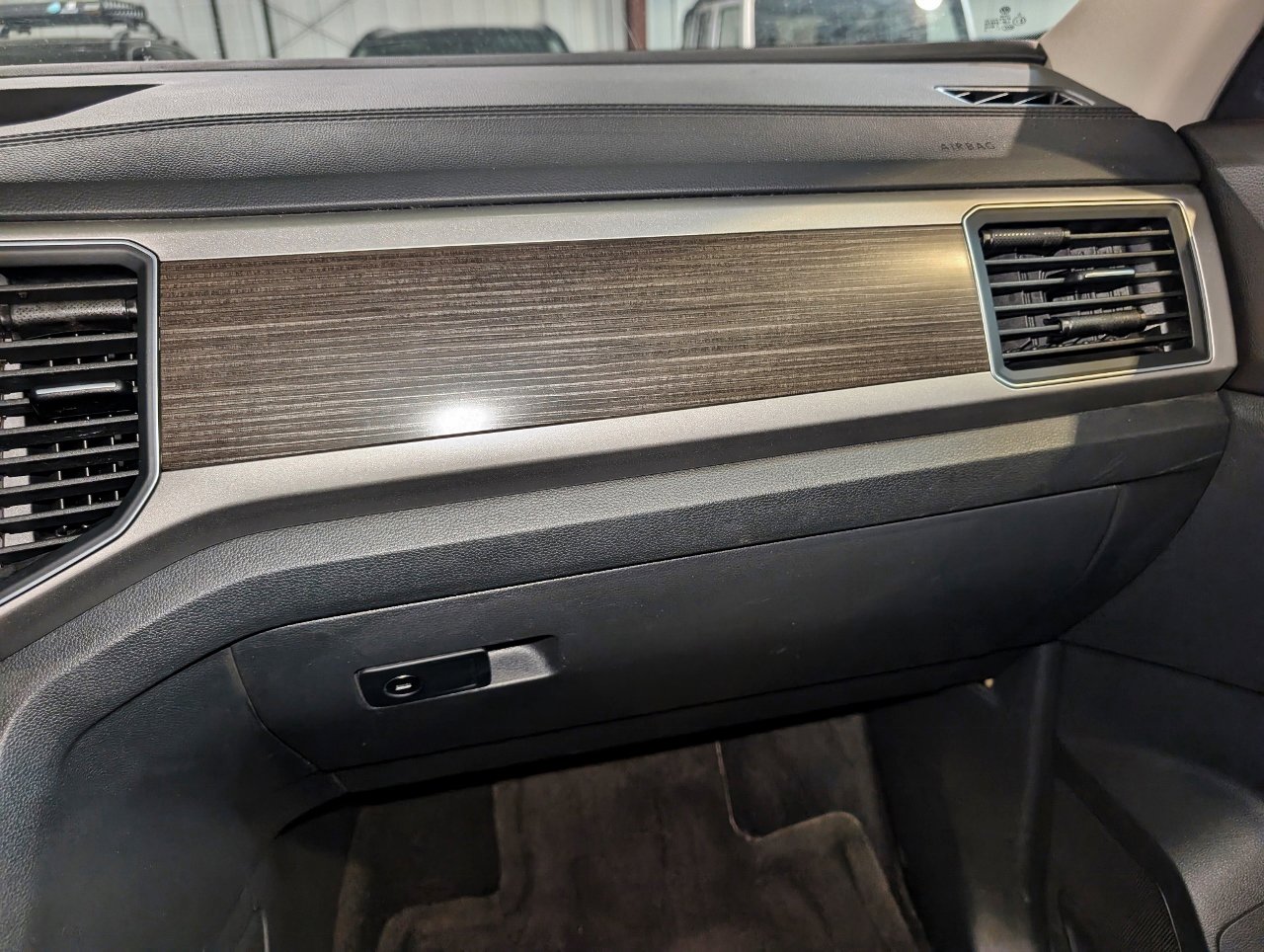 Used 2018 Volkswagen Atlas SE image 38