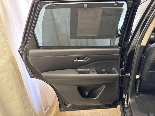 Used 2025 Nissan Pathfinder SL w/ SL Premium Package FWD image 25