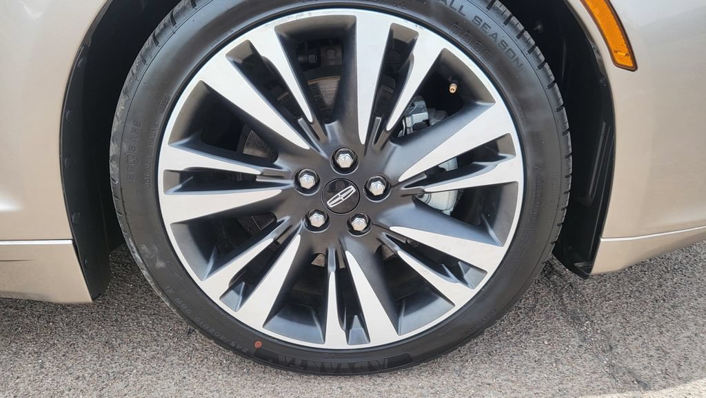 Used 2018 Lincoln MKZ Reserve w/ Climate Package FWD image 15