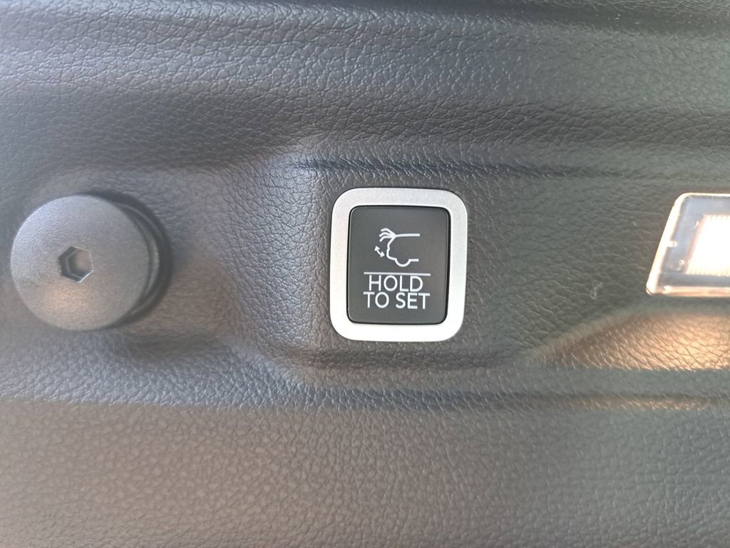 New 2026 Jeep Grand Cherokee L Limited image 16