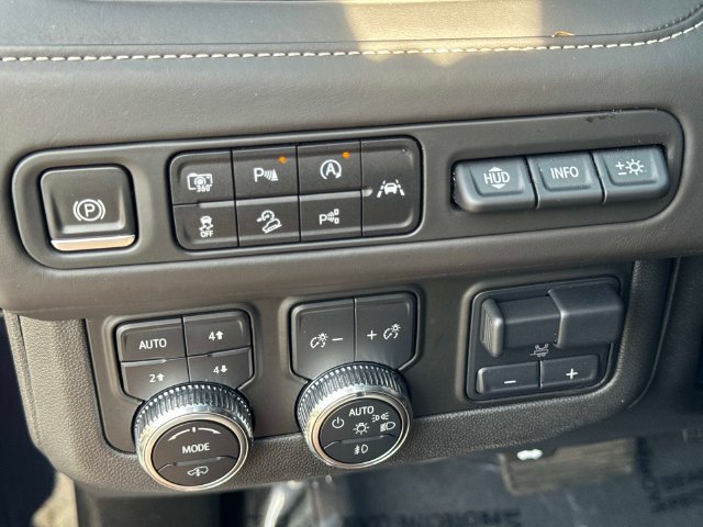 Used 2023 GMC Yukon Denali Ultimate AWD/4WD image 32