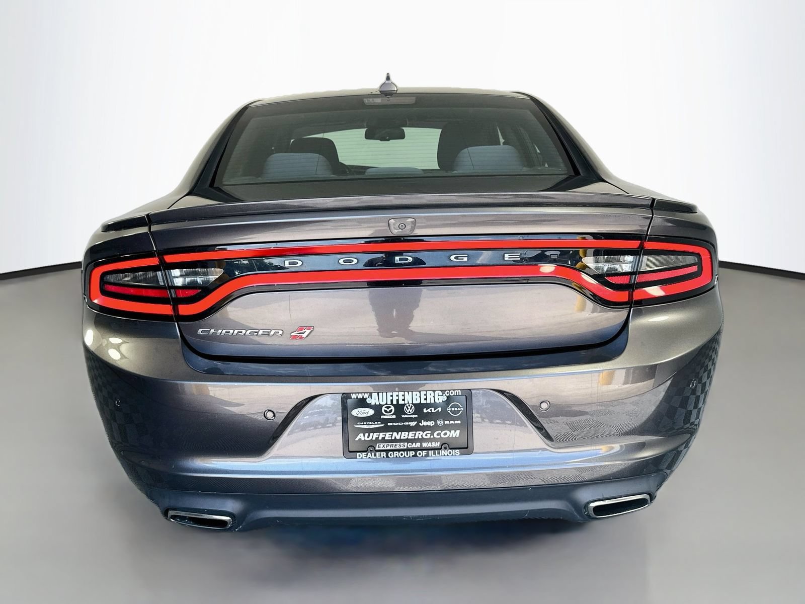 Used 2019 Dodge Charger SXT AWD/4WD image 6