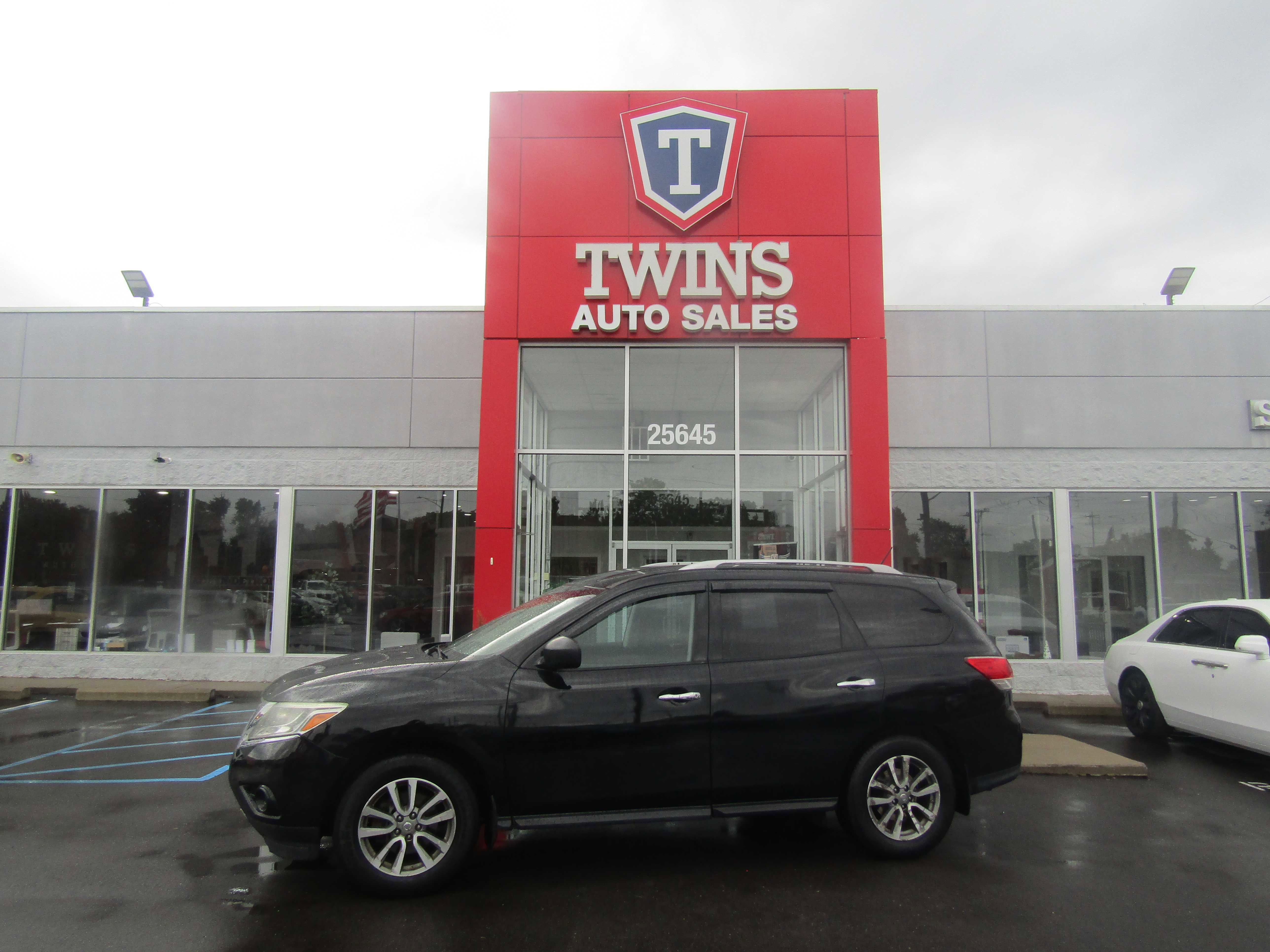 Used 2014 Nissan Pathfinder SV