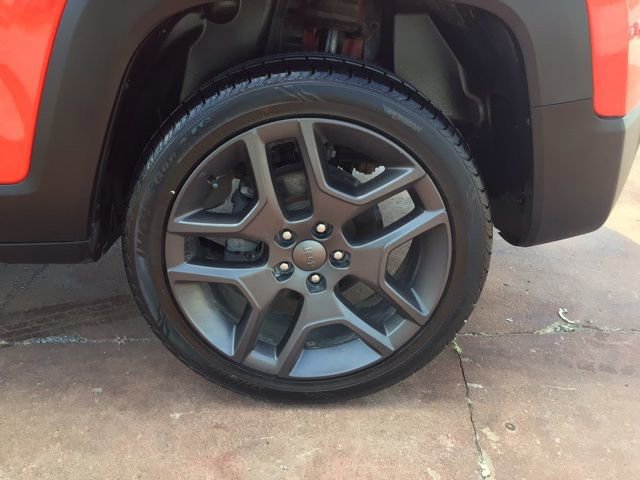 Used 2021 Jeep Renegade Latitude AWD/4WD image 18