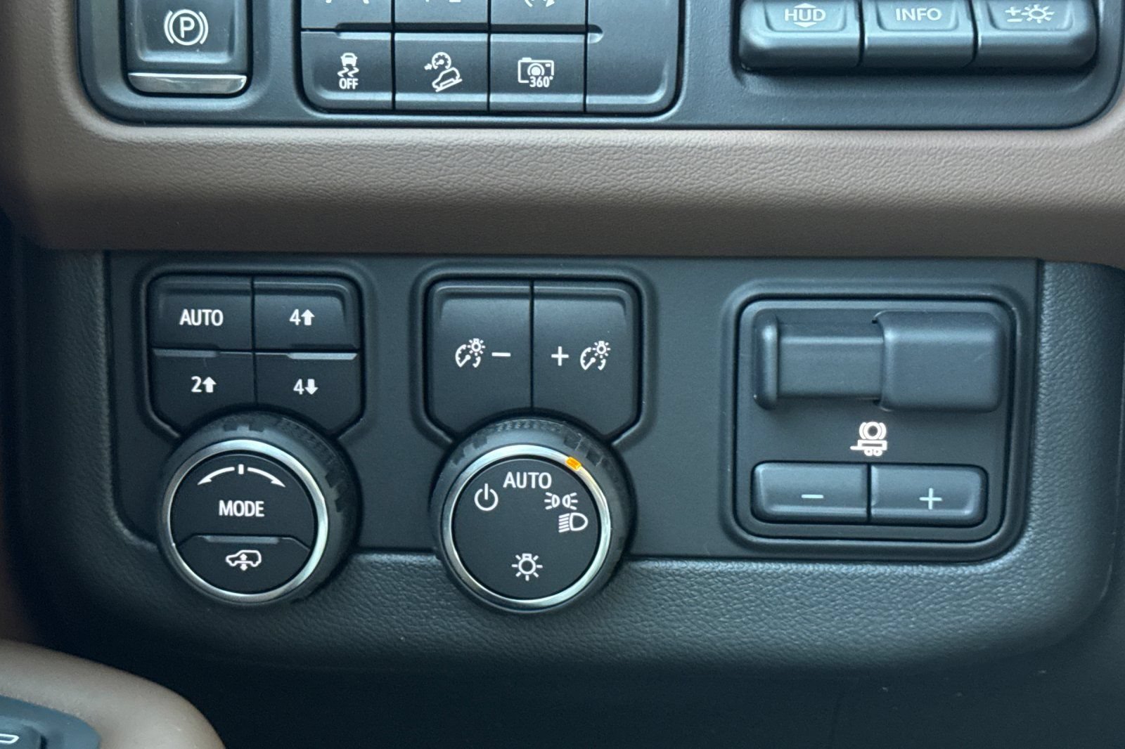 Used 2023 Chevrolet Suburban High Country AWD/4WD image 39