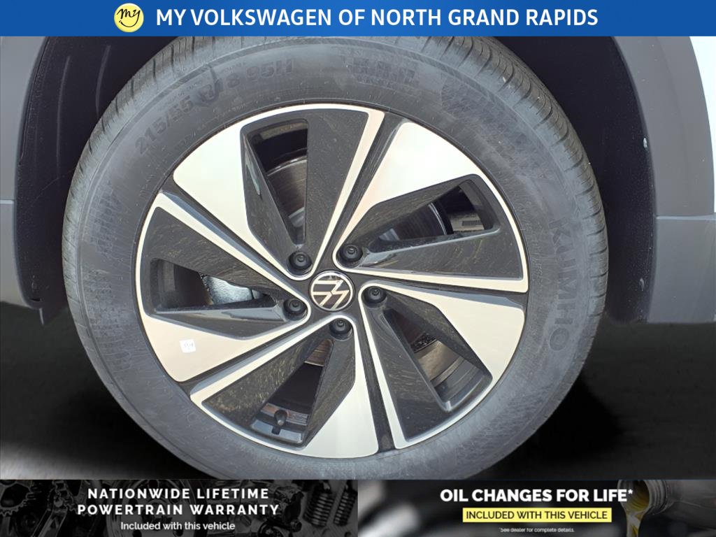 New 2025 Volkswagen Taos SE image 9