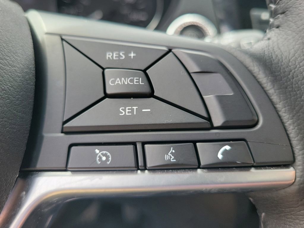 Certified 2020 Nissan Rogue SV FWD image 30