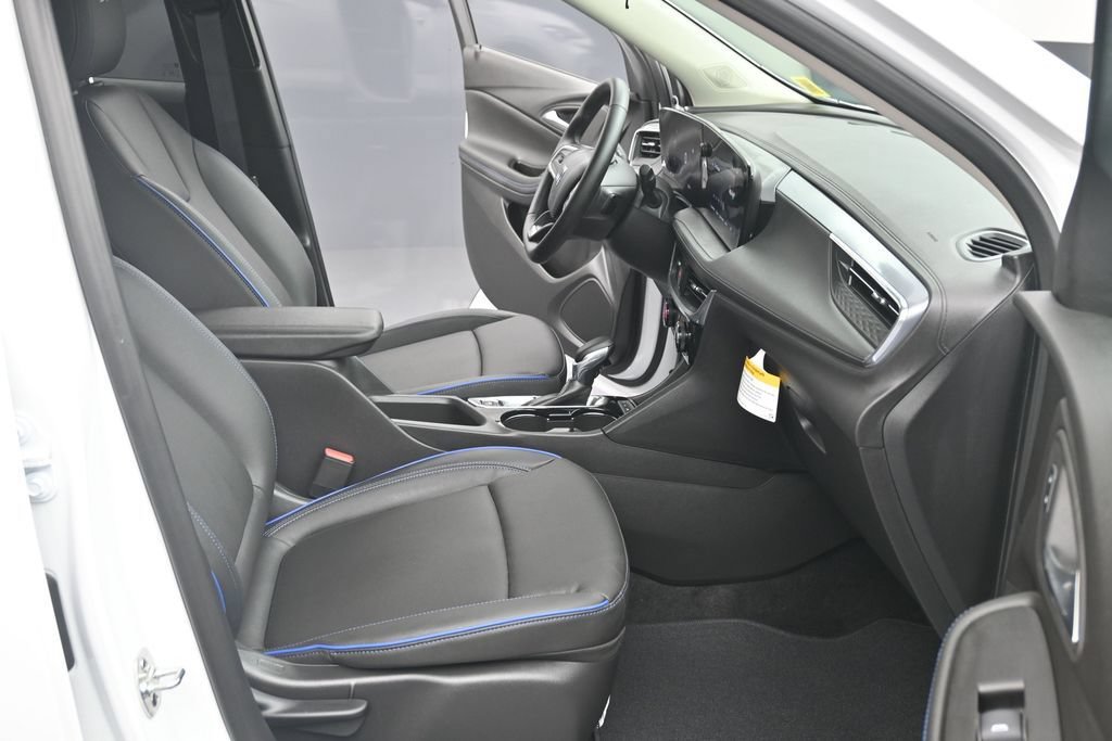 Certified 2026 Buick Encore GX Sport Touring AWD/4WD image 11