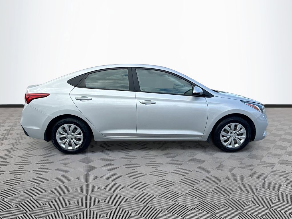 Used 2022 Hyundai Accent SE image 5