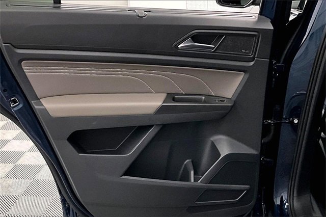 Used 2022 Volkswagen Atlas SEL Premium image 19