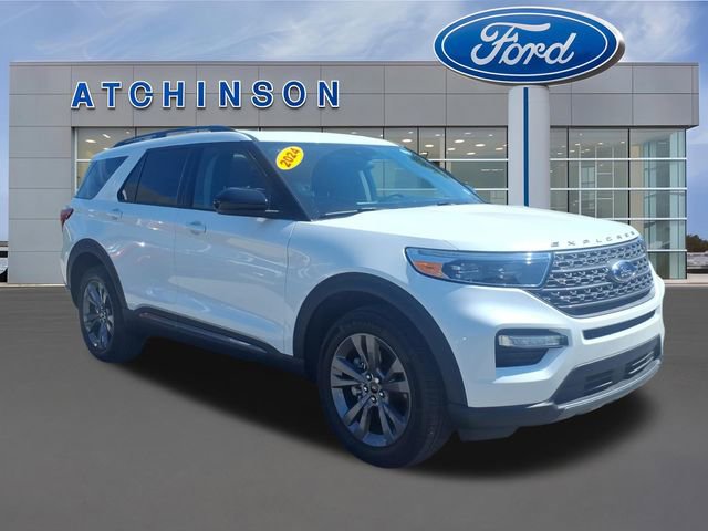 Certified 2024 Ford Explorer XLT w/ Equipment Group 202A AWD/4WD image 4