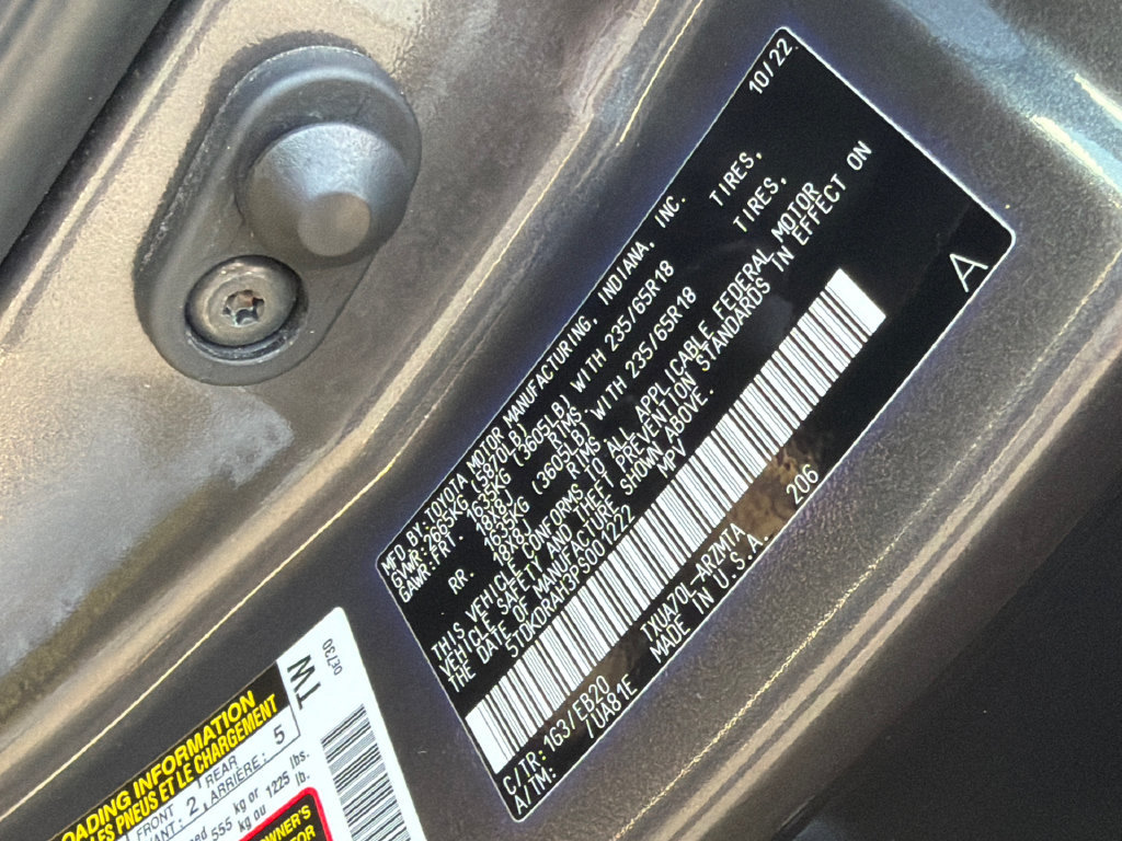Used 2023 Toyota Highlander XLE FWD image 18