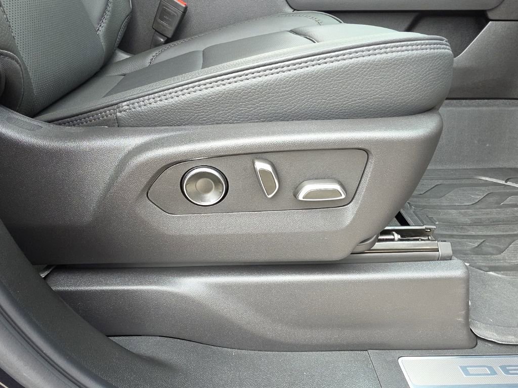 Certified 2025 GMC Sierra 2500 Denali w/ Denali Reserve Package image 37