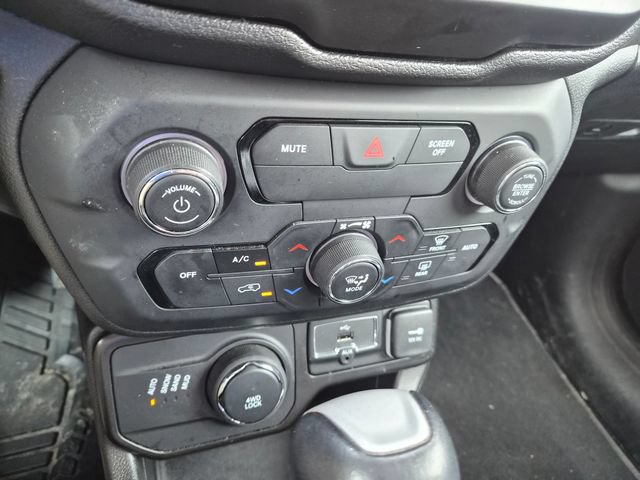 Used 2020 Jeep Renegade Limited AWD/4WD image 19