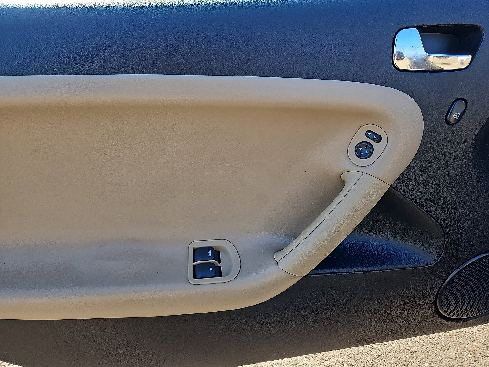 Used 2008 Pontiac Solstice Convertible w/ Premium Package image 11