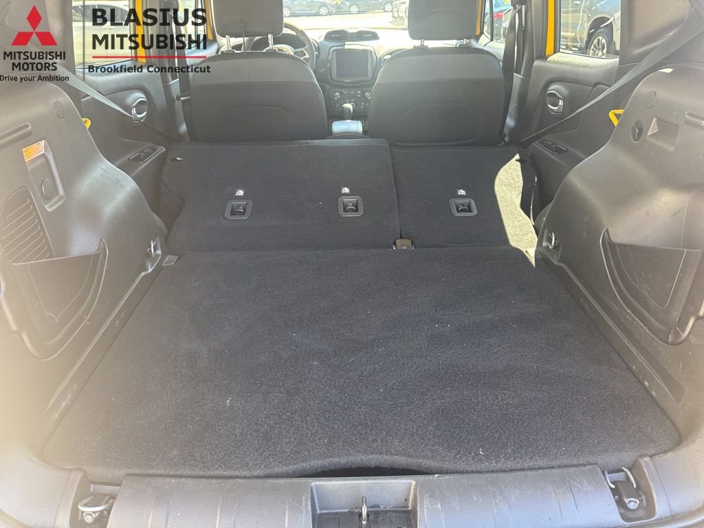 Used 2023 Jeep Renegade Latitude AWD/4WD image 14