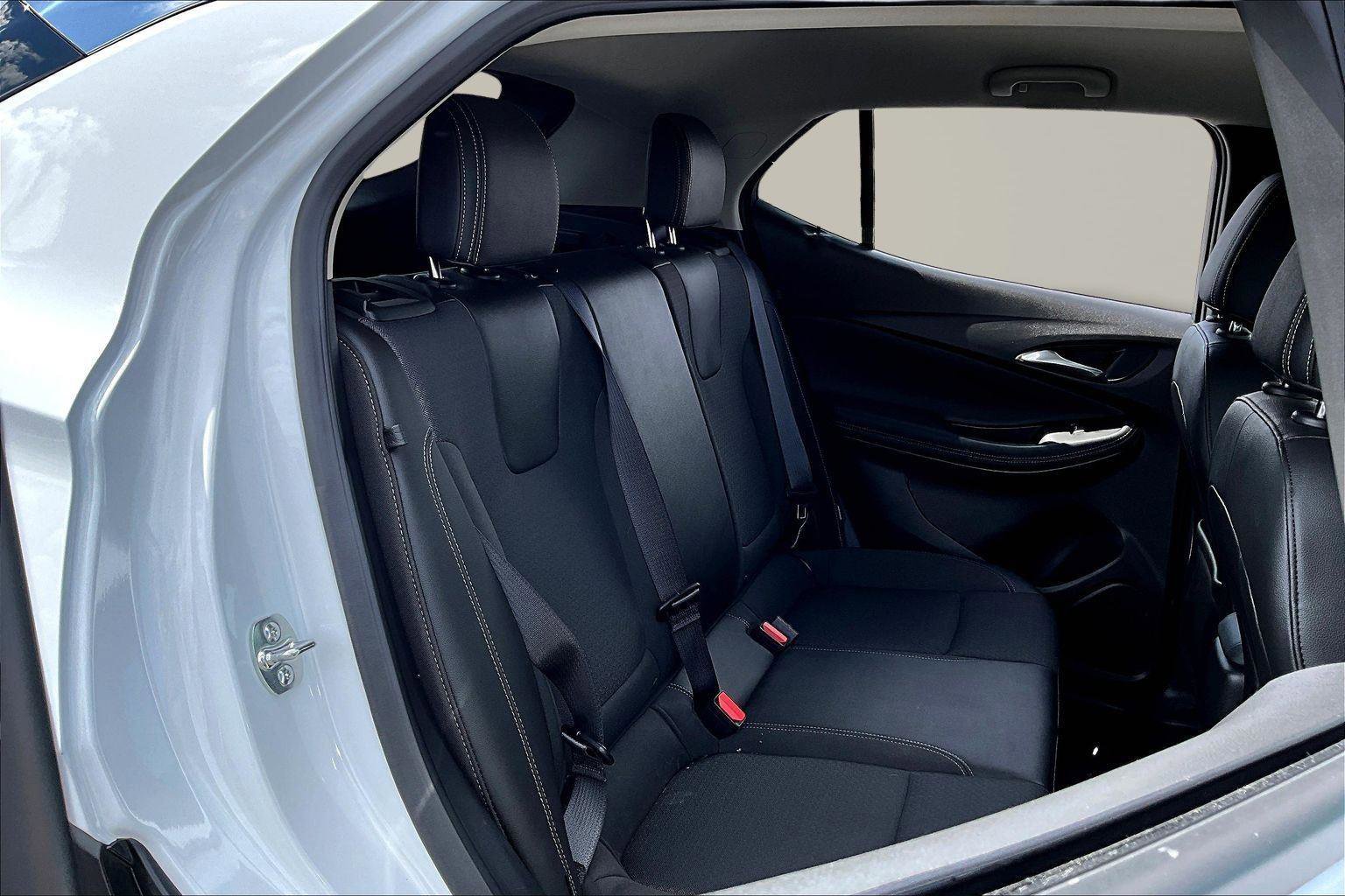 Used 2025 Buick Encore GX Preferred image 27