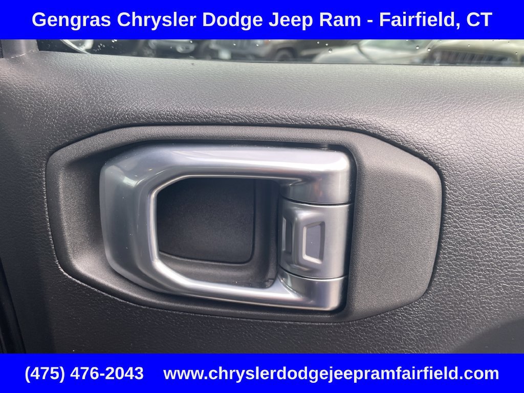 Certified 2024 Jeep Wrangler Unlimited w/ Convenience Group AWD/4WD image 27