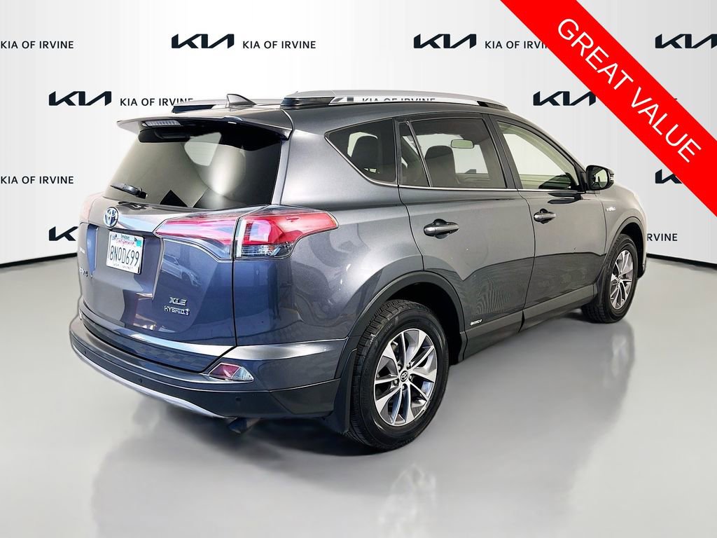 Used 2017 Toyota RAV4 XLE w/ Convenience Package image 7