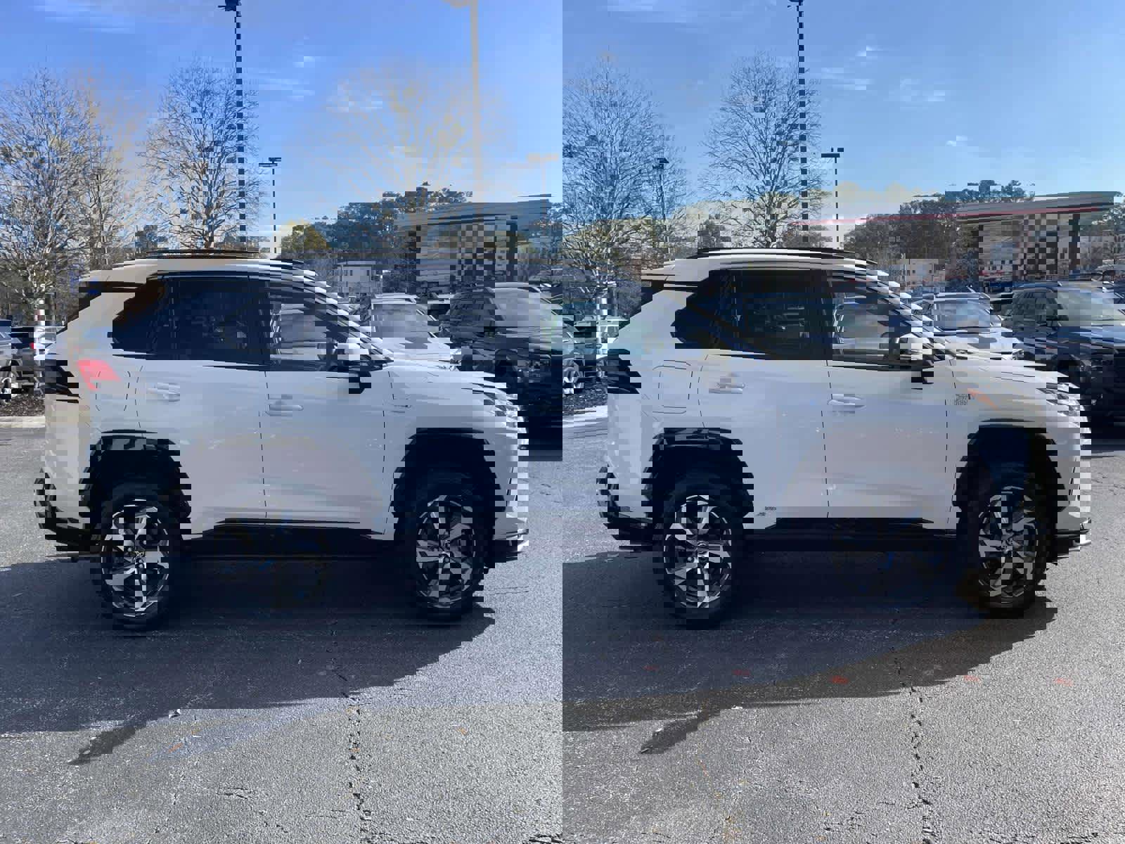 Used 2023 Toyota RAV4 SE image 6