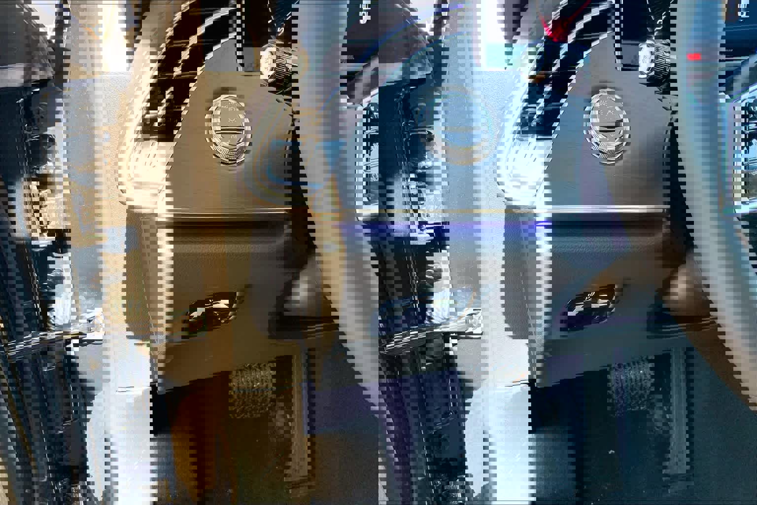 Used 2025 Mercedes-Benz E 350 4MATIC Sedan image 12