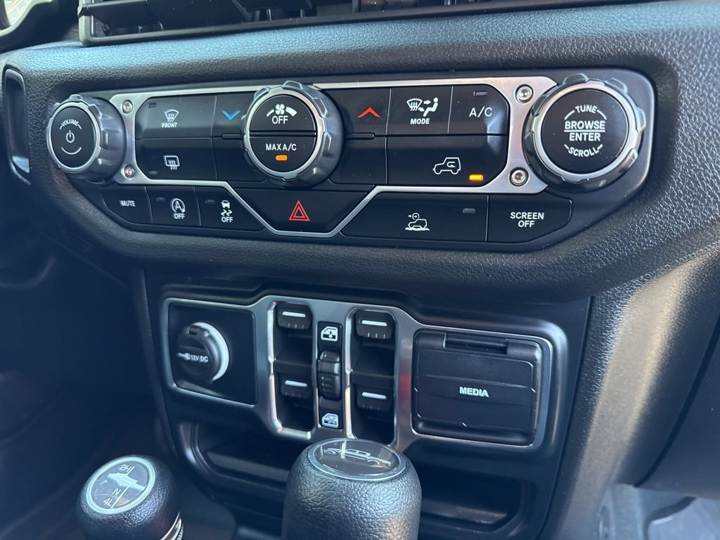 Used 2024 Jeep Gladiator Sport AWD/4WD image 36