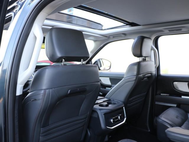 Used 2025 Ford Expedition Active AWD/4WD image 17