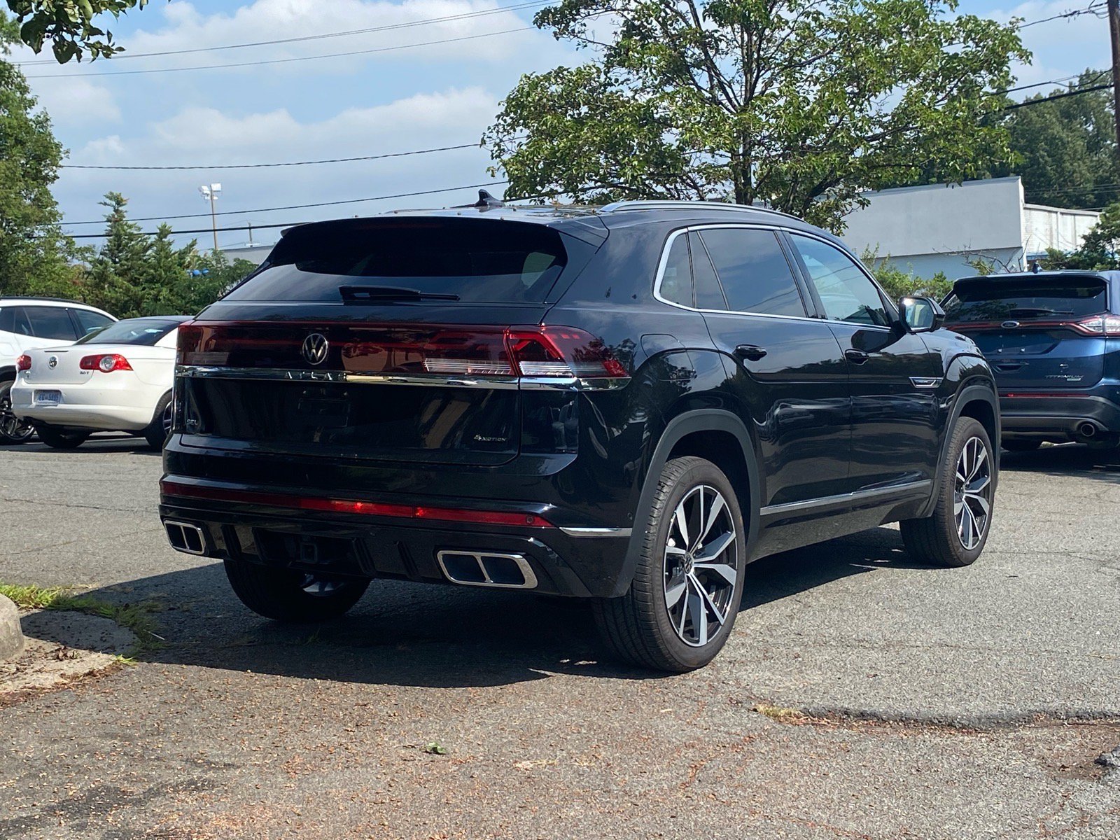 Certified 2026 Volkswagen Atlas Cross Sport SEL Premium R-Line AWD/4WD image 3