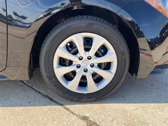 Used 2025 Toyota Corolla LE image 9