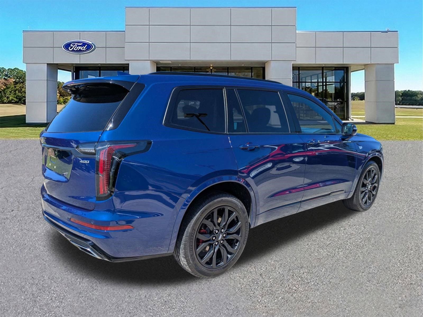 Used 2024 Cadillac XT6 Sport w/ Platinum Package AWD/4WD image 2