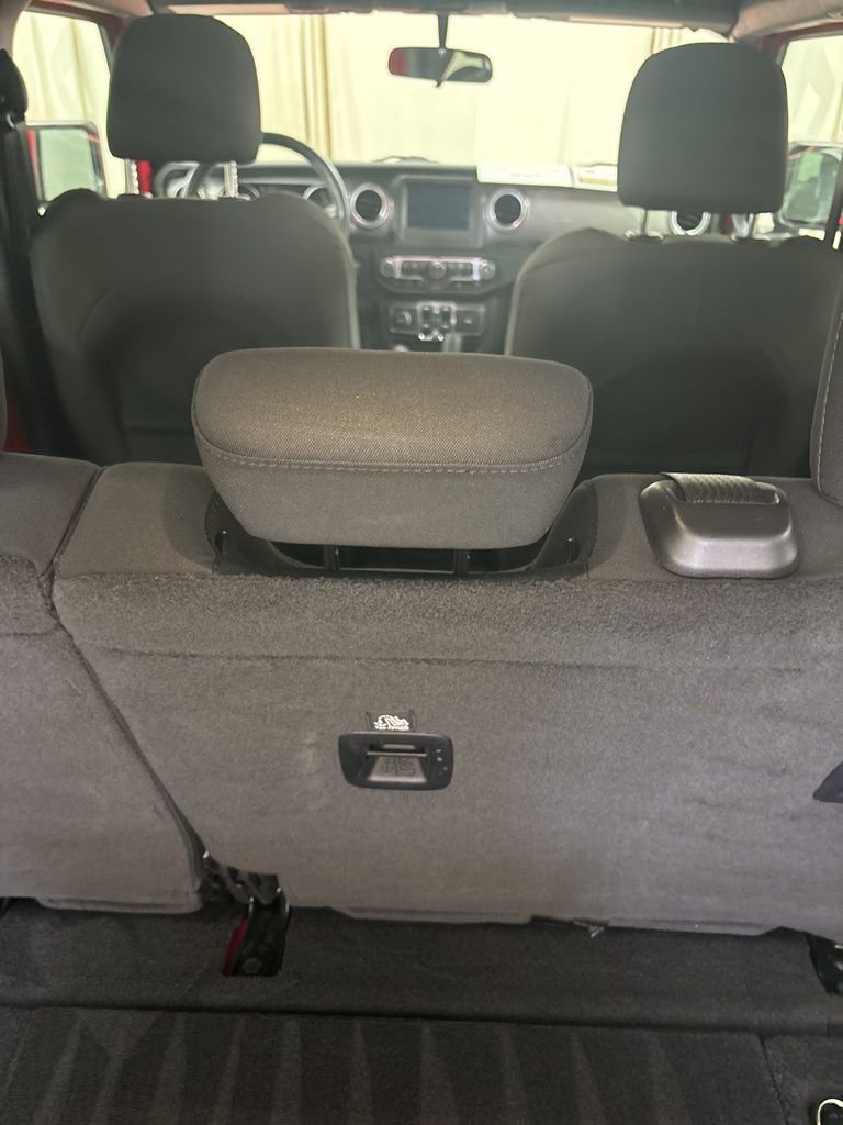 Used 2021 Jeep Wrangler Unlimited Sahara w/ LED Lighting Group image 27