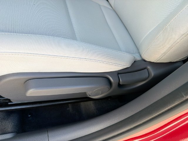 Used 2024 Hyundai Kona SE FWD image 16