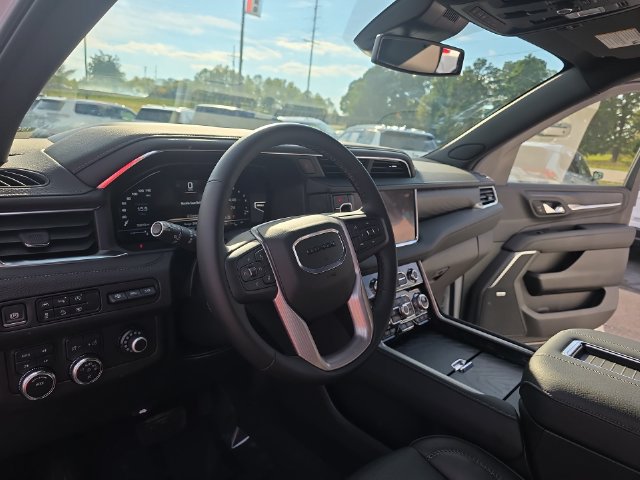 Used 2024 GMC Yukon Denali AWD/4WD image 18