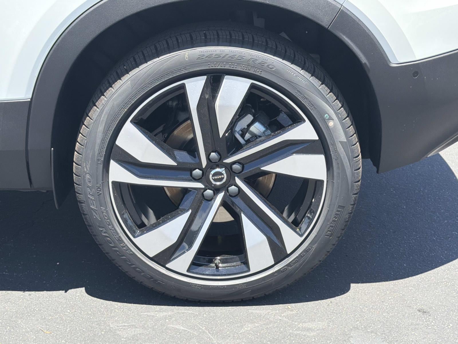 New 2026 Volvo XC40 B5 Ultra w/ Climate Package AWD/4WD image 23