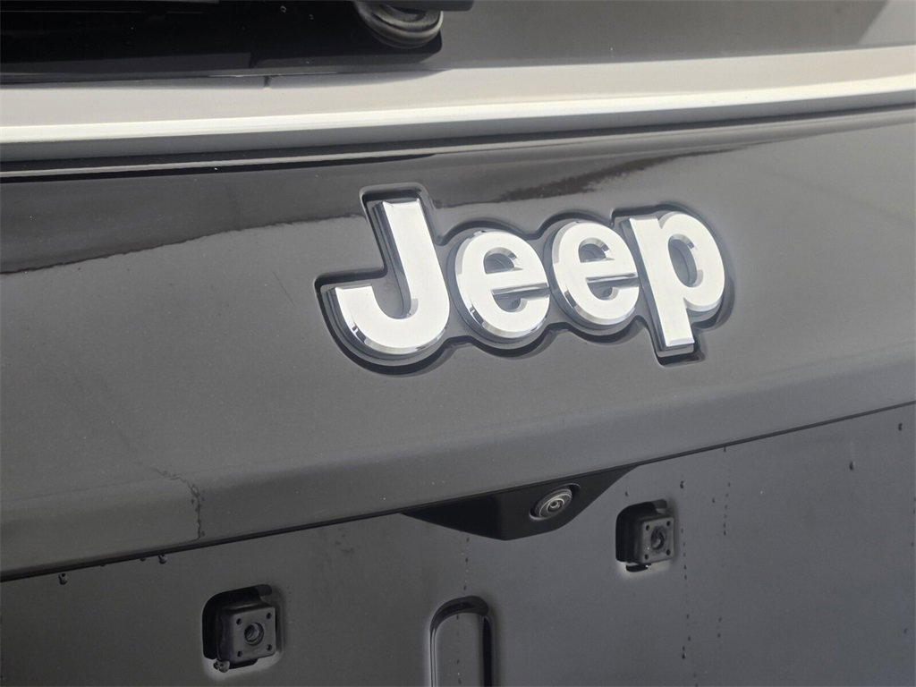 Used 2024 Jeep Compass Sport image 12