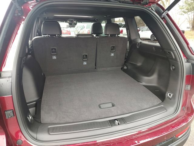 New 2025 Jeep Grand Cherokee Altitude image 35