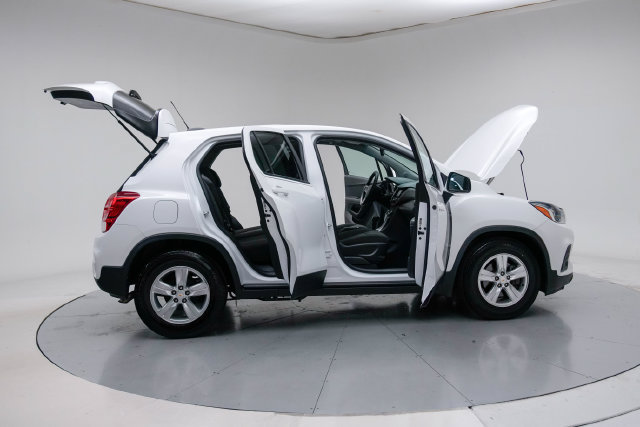 Used 2020 Chevrolet Trax LS w/ Tint and Cruise Package FWD image 14