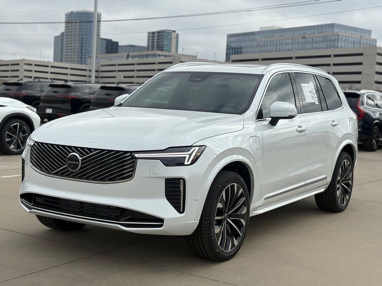 New 2026 Volvo XC90 T8 Plus w/ Protection Package Premier AWD/4WD image 3